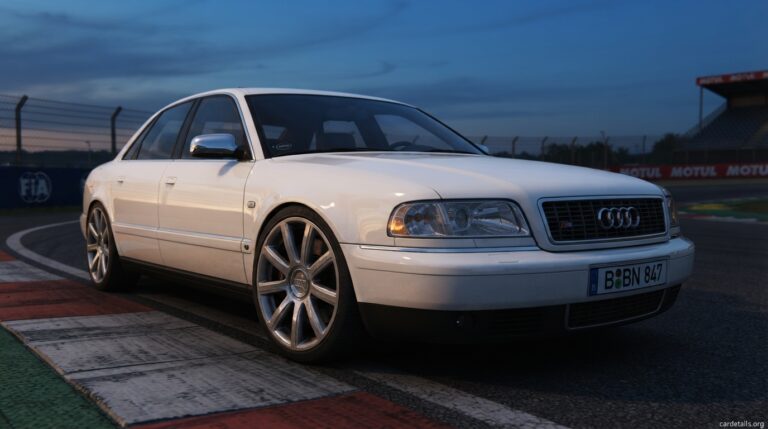 Audi 2001 S8 quattro