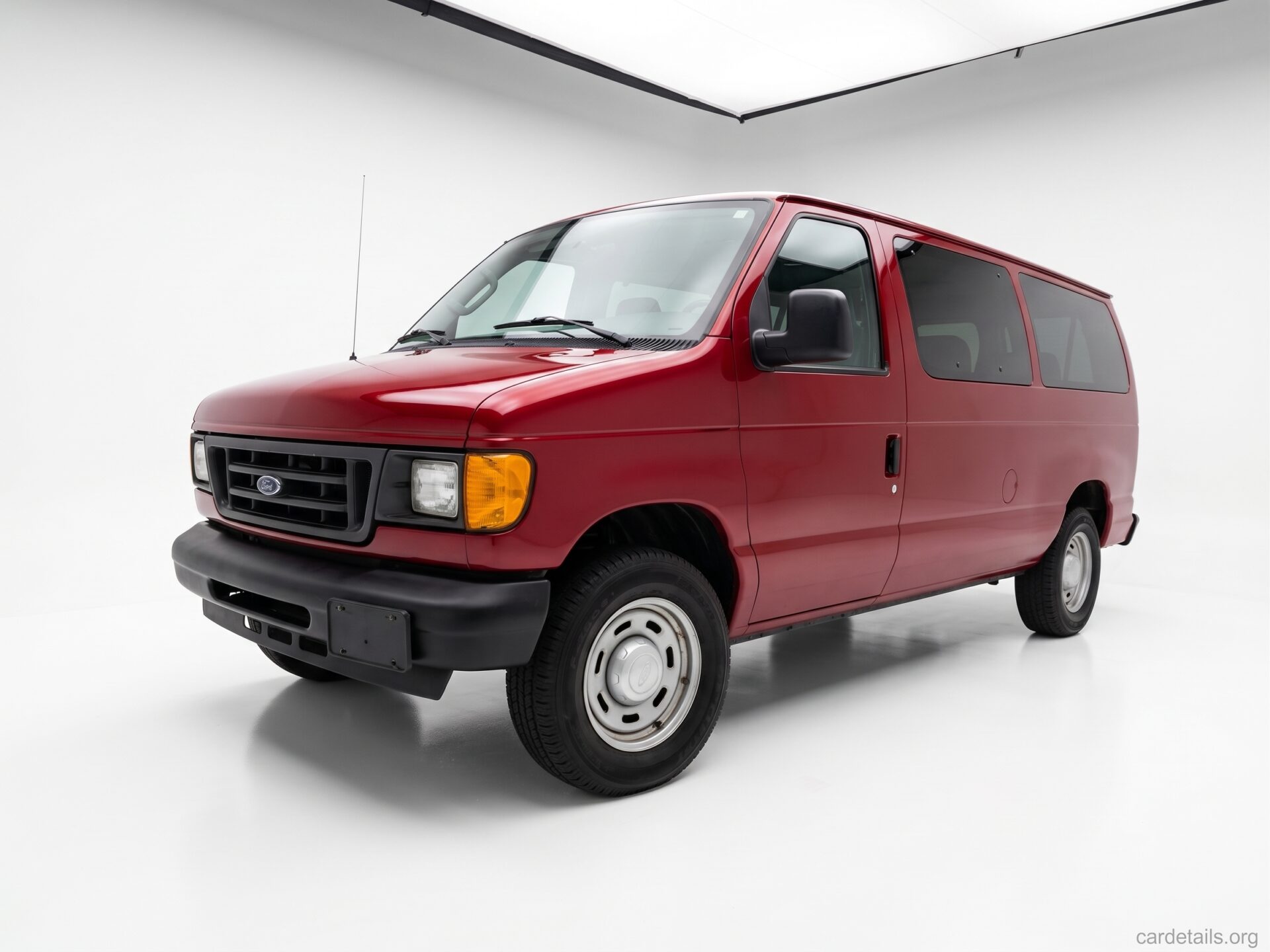 2005 Ford E150 Econoline 2WD