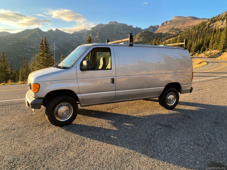 Ford 2004 E250 Econoline 2WD