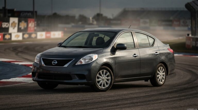 Nissan 2013 Versa