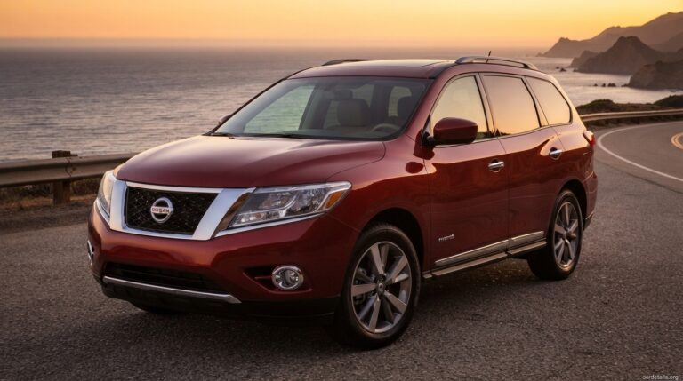 Nissan 2014 Pathfinder Hybrid 2WD