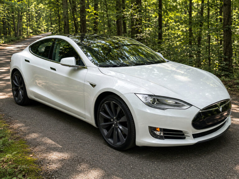 Tesla 2016 Model S (85 kW-hr battery pack)