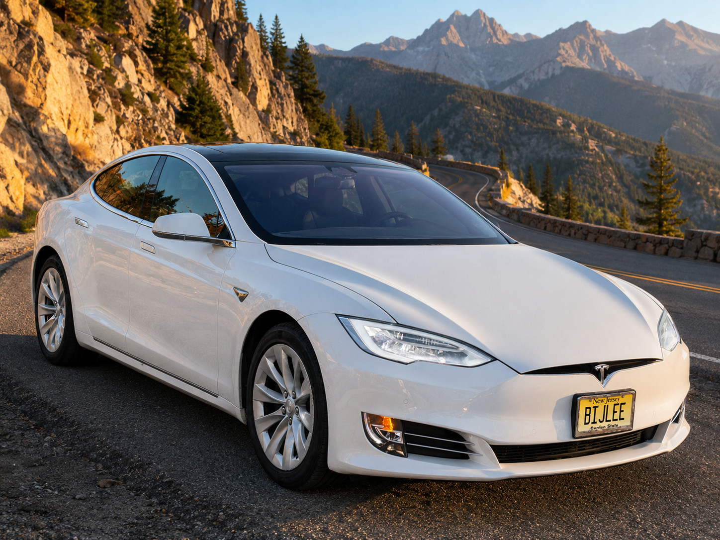 2017 Tesla Model S AWD - 90D