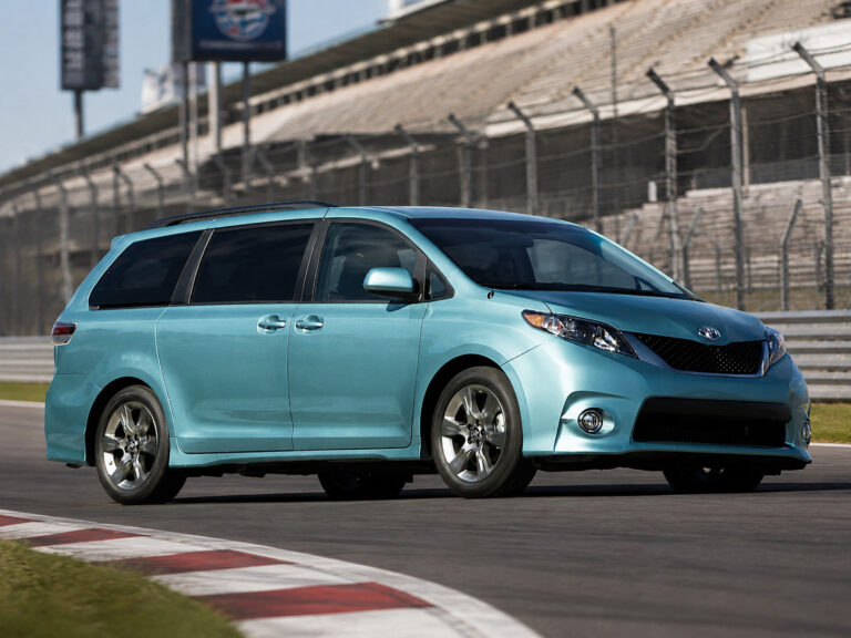 Toyota 2010 Sienna 4WD