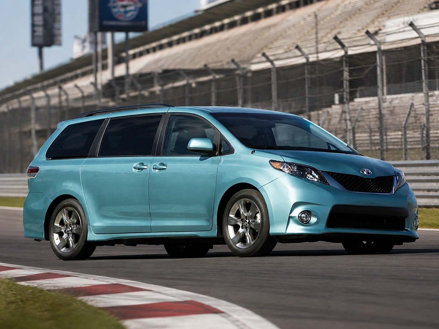 2010 Toyota Sienna 4WD