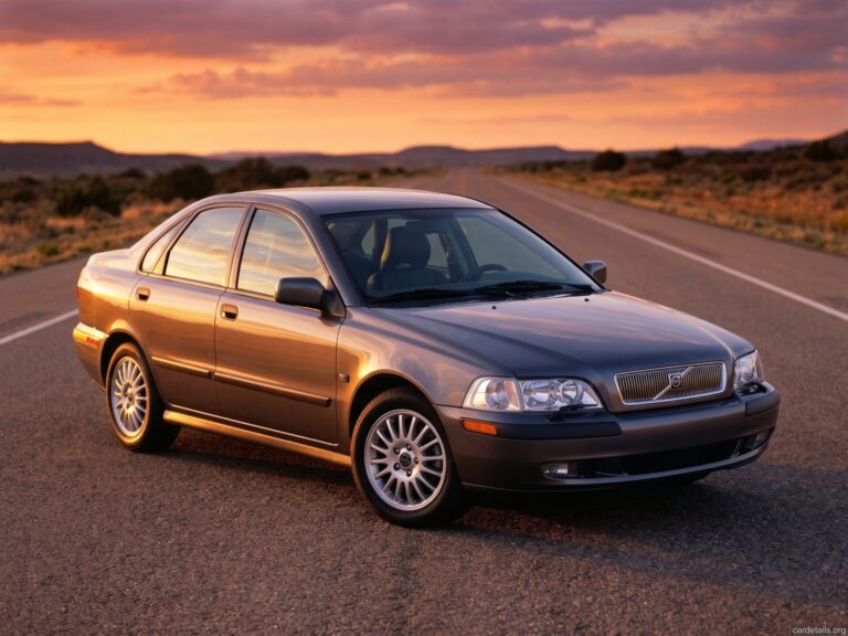 Volvo 2001 S40 FWD