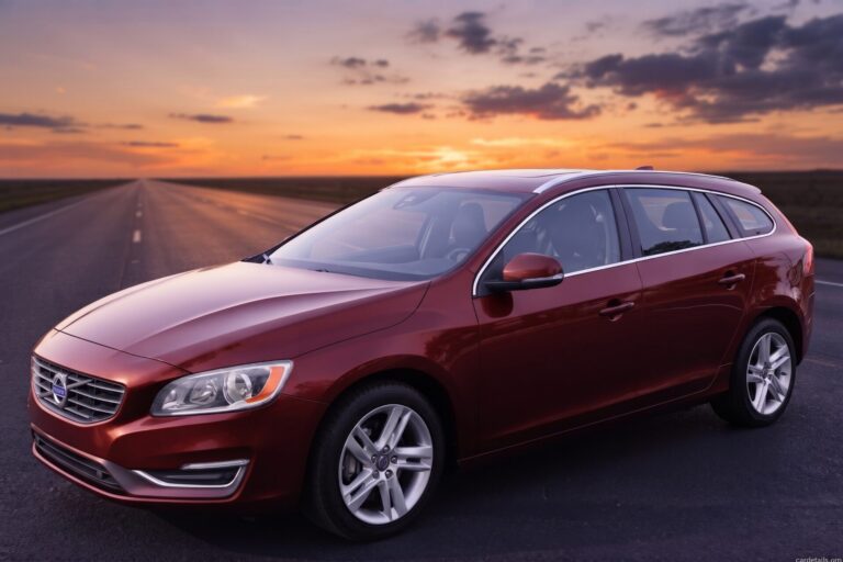 Volvo 2015 V60 AWD