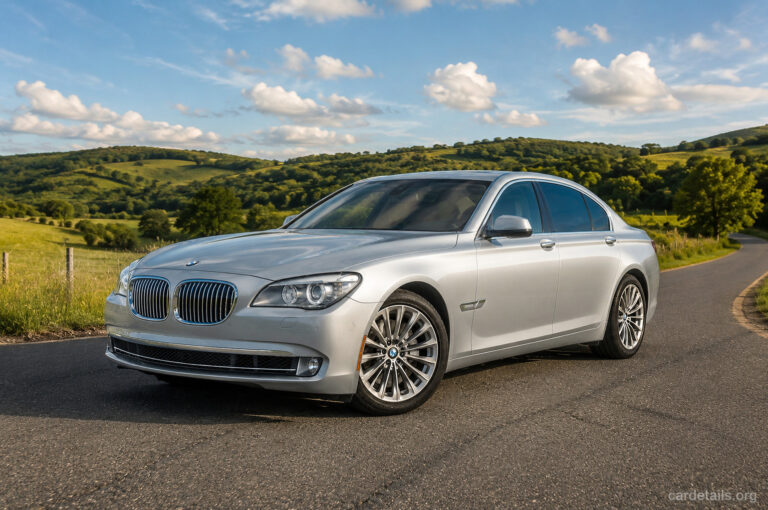 BMW 2012 740Li
