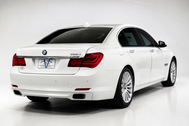 BMW 2012 750i xDrive