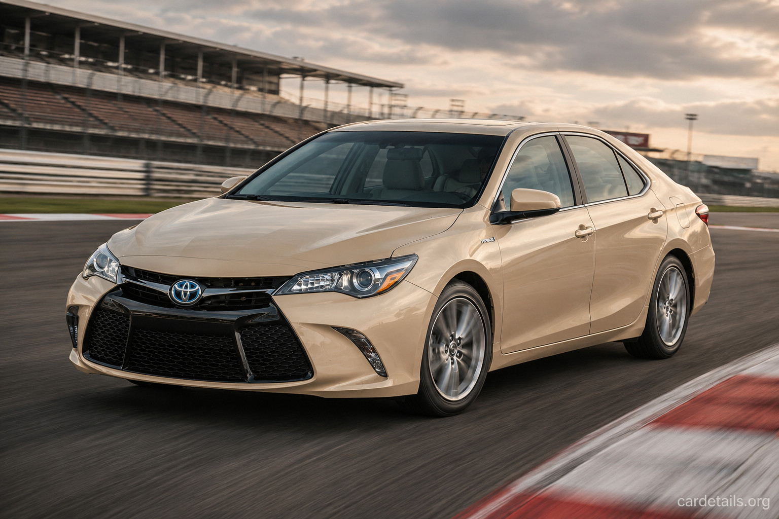 2015 Toyota Camry Hybrid XLE/SE