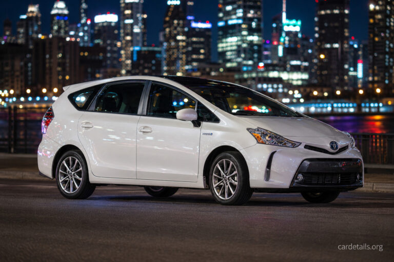 Toyota 2017 Prius v
