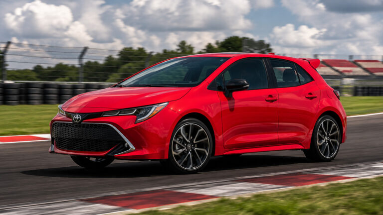 Toyota 2019 Corolla Hatchback XSE